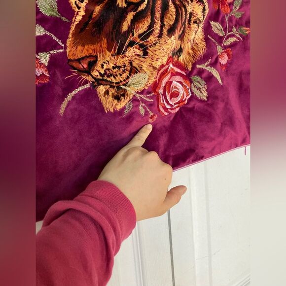 Rich Purple Tiger & Flower Decorative Pillowcase - Picture 3 of 7